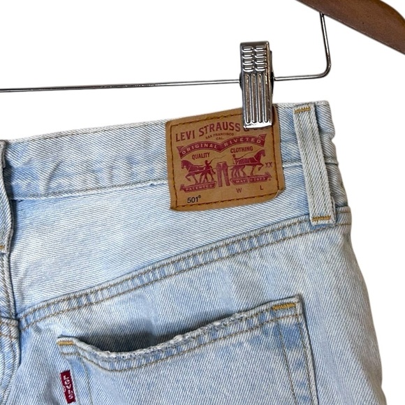 Levi's 501 Womens Mid Thigh Cut Off Shorts- Size 28 - Picture 6 of 11